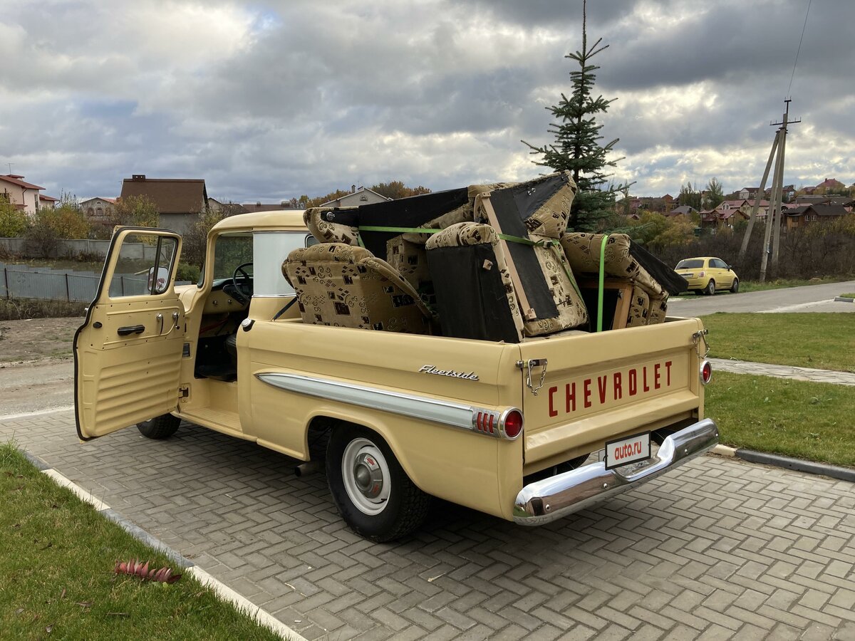 Chevrolet Apache Wagon