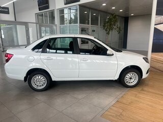 2025 Lada (ВАЗ) Granta I Рестайлинг, белый, 966000 рублей, вид 4