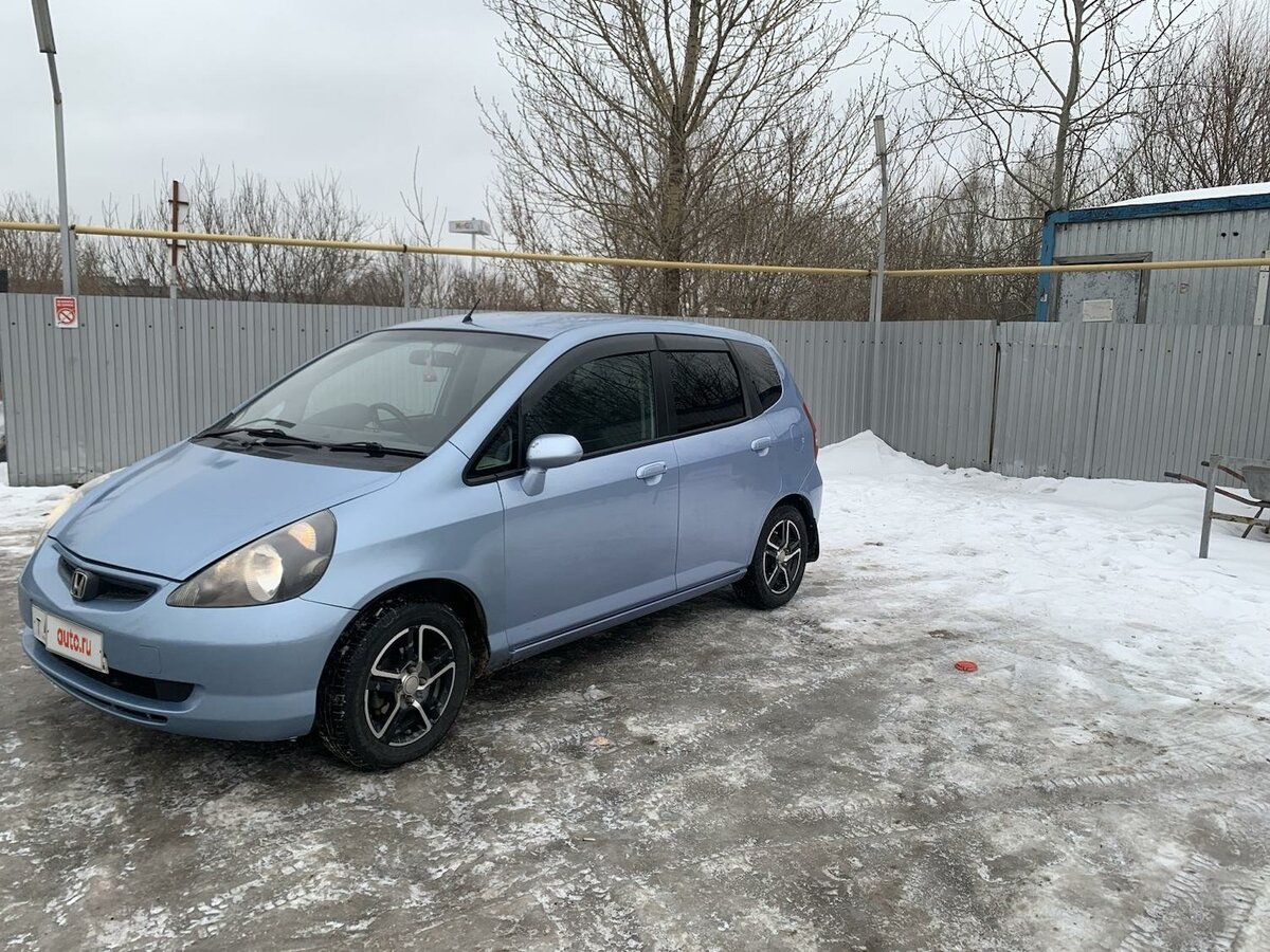 Купить б/у Honda Fit I 1.3 CVT (86 л.с.) бензин вариатор в Москве ...