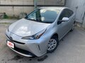 2020 Toyota Prius IV Рестайлинг (XW50), серый, 1950000 рублей - вид 2
