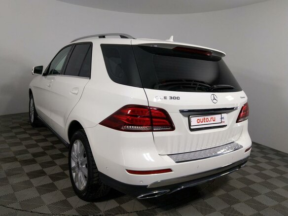 2017 Mercedes-Benz GLE 300 I (W166), белый, 5000000 рублей - вид 17