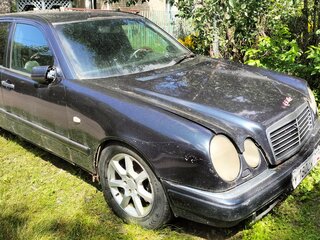 1998 Mercedes-Benz E-Класс 200 II (W210, S210), чёрный, 99999 рублей, вид 1