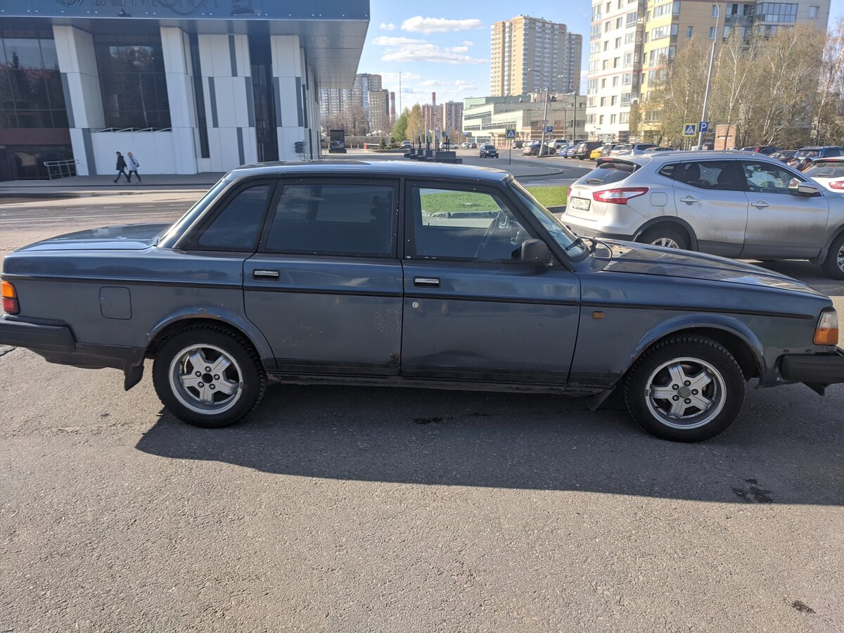Вольво 1990 года