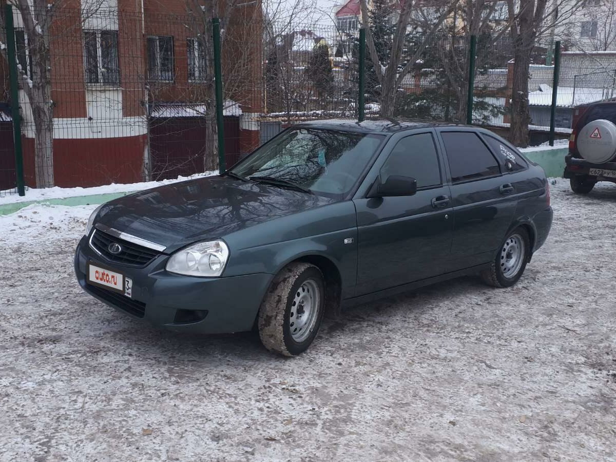 Приора хэтчбек серая 2009 года
