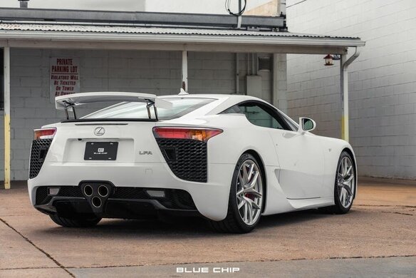 Купить б/у Lexus LFA 2010-2012 4.8 AMT (560 л.с.) бензин робот во ...