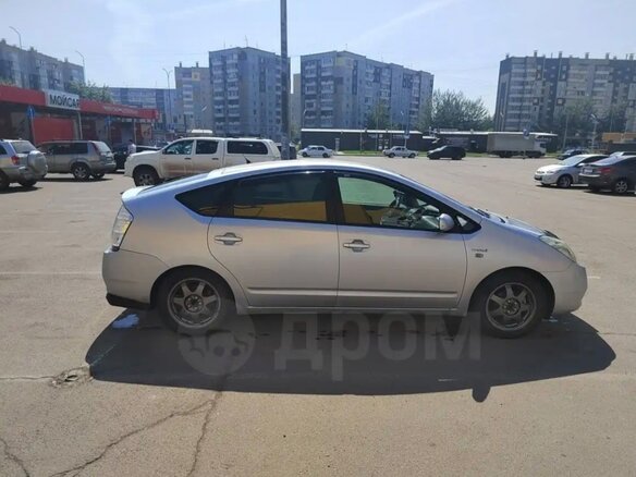 2008 Toyota Prius II Рестайлинг (XW20), серый, 1100000 рублей - вид 4