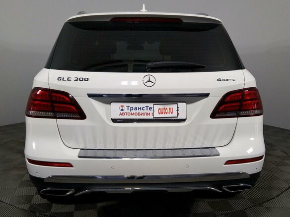 2017 Mercedes-Benz GLE 300 I (W166), белый, 5000000 рублей - вид 4