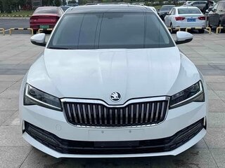 2021 Skoda Superb III Рестайлинг, белый, 1434050 рублей, вид 1