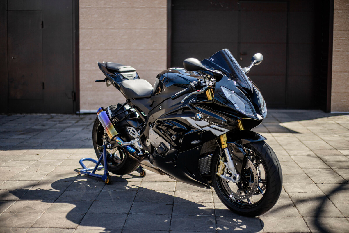 БМВ s1000rr черный