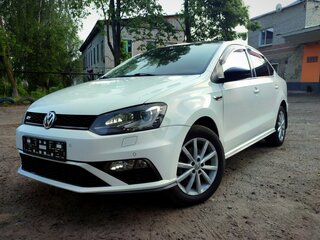 2016 Volkswagen Polo V Рестайлинг, белый, 960000 рублей, вид 1