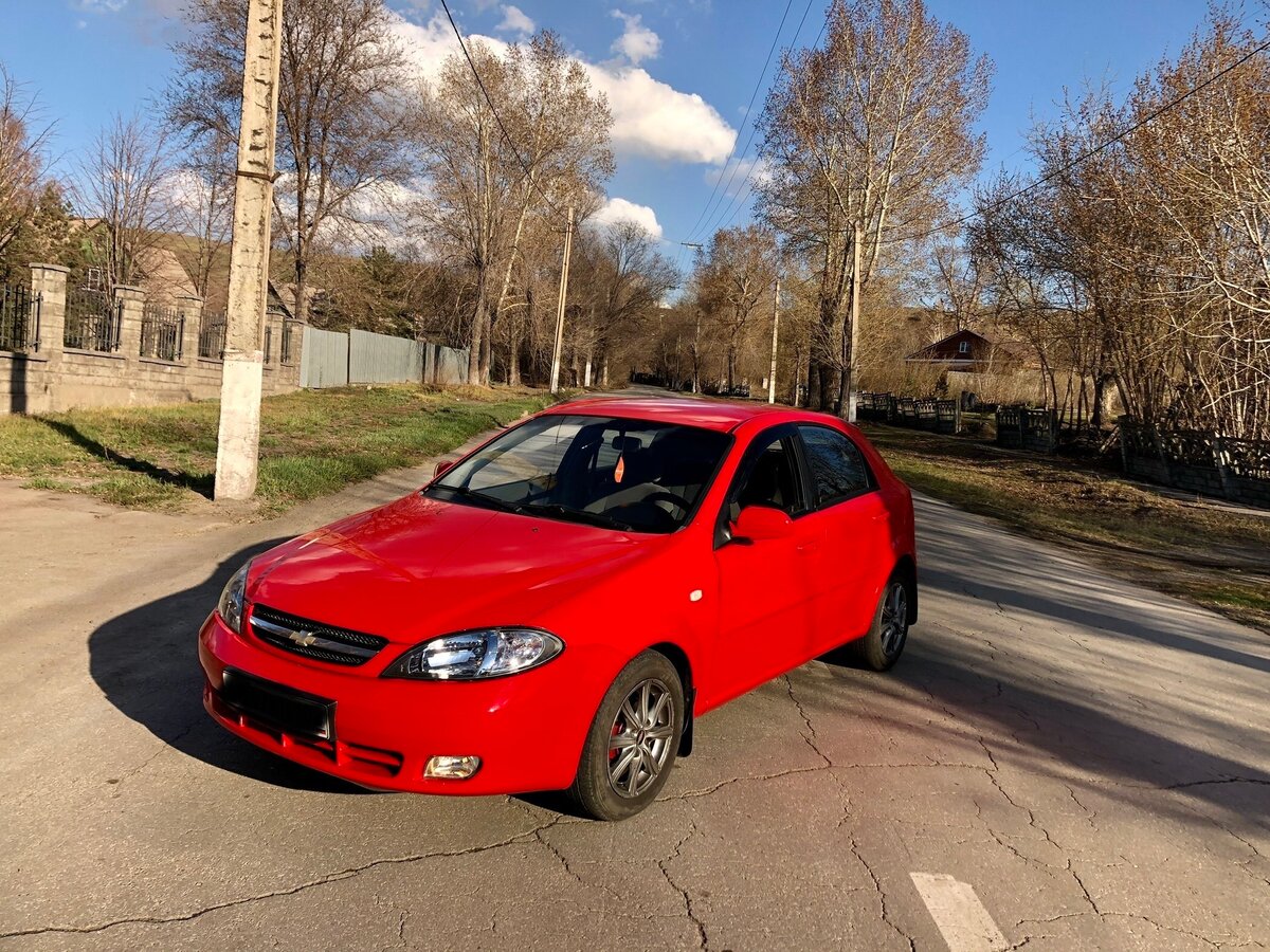 Chevrolet Lacetti красный 2007 хэтчбек