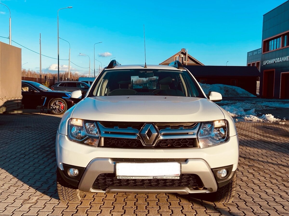 Купить б/у Renault Duster I Рестайлинг 2.0 AT (143 л.с.) 4WD бензин ...