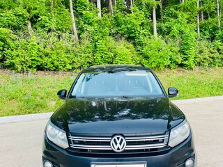 2012 Volkswagen Tiguan I Рестайлинг, чёрный, 859000 рублей, вид 1