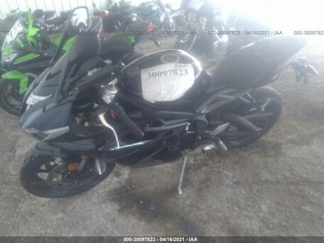 Kupit B U Triumph Daytona 675 Inzhektor 6 Peredach V Domodedovo Chyornyj Sport Bajk 13 Goda Na Avto Ru