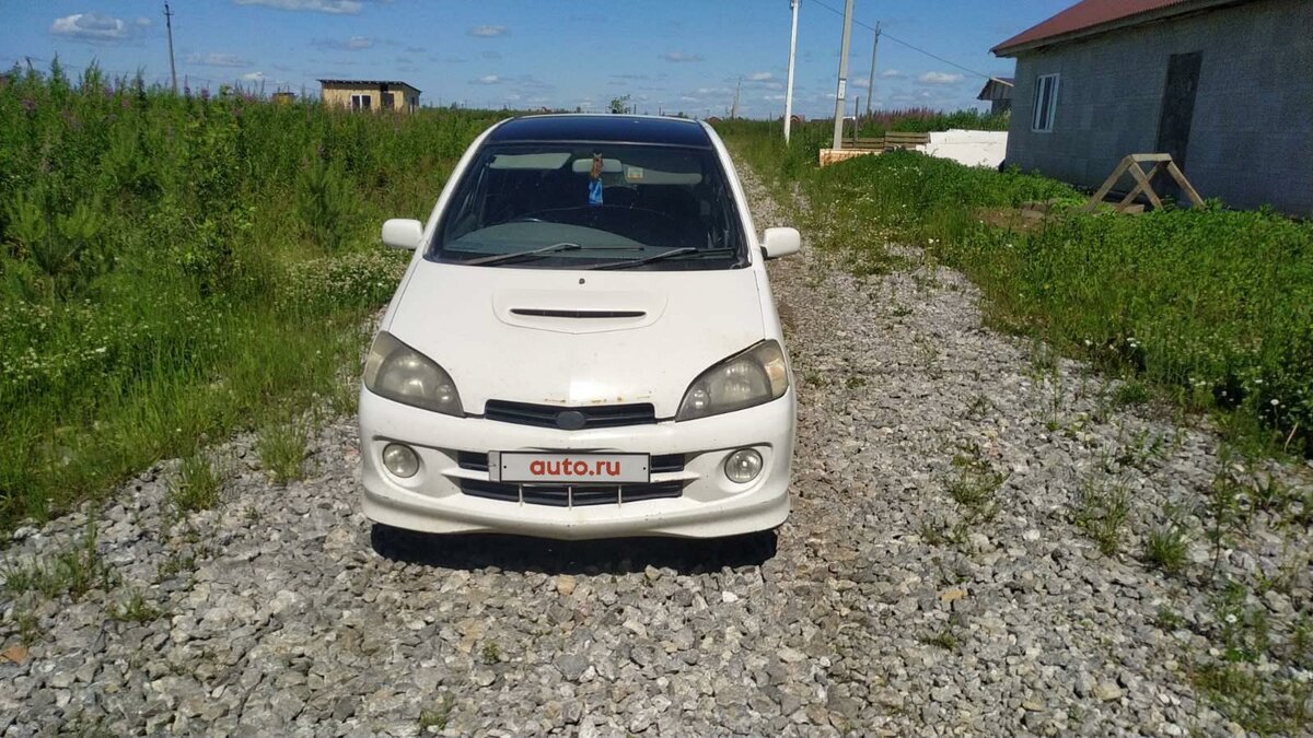 Дайхатсу юрв 2001