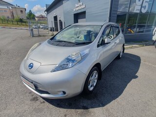 2011 Nissan Leaf I (ZE0/AZE0), серебристый, 370000 рублей, вид 1