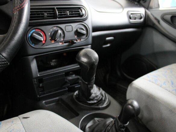 2003 Chevrolet Niva I, серебристый - вид 14