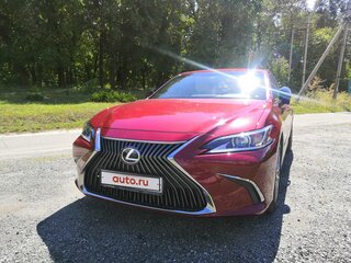 2019 Lexus ES 250 VII, красный, 3400000 рублей, вид 1