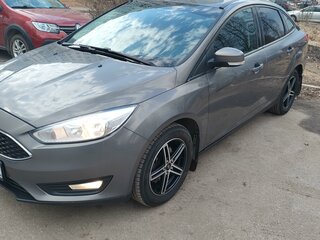 2017 Ford Focus III Рестайлинг, серый, 1100000 рублей, вид 1