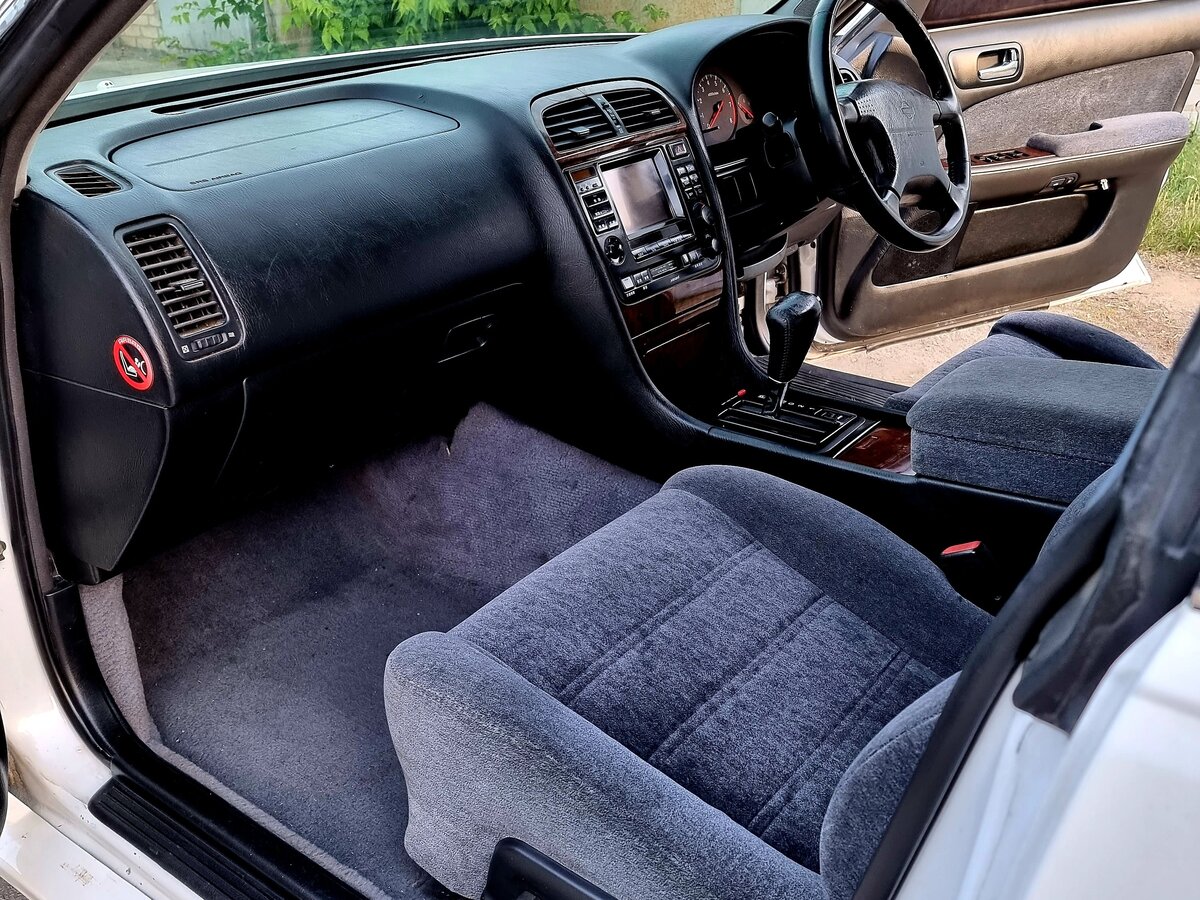 Купить б/у Nissan Cedric IX (Y33) 3.0 AT (270 л.с.) бензин автомат