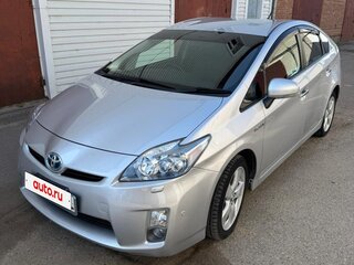 2011 Toyota Prius III (XW30), серебристый, 1100000 рублей, вид 1