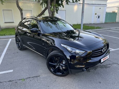 Черный инфинити qx70