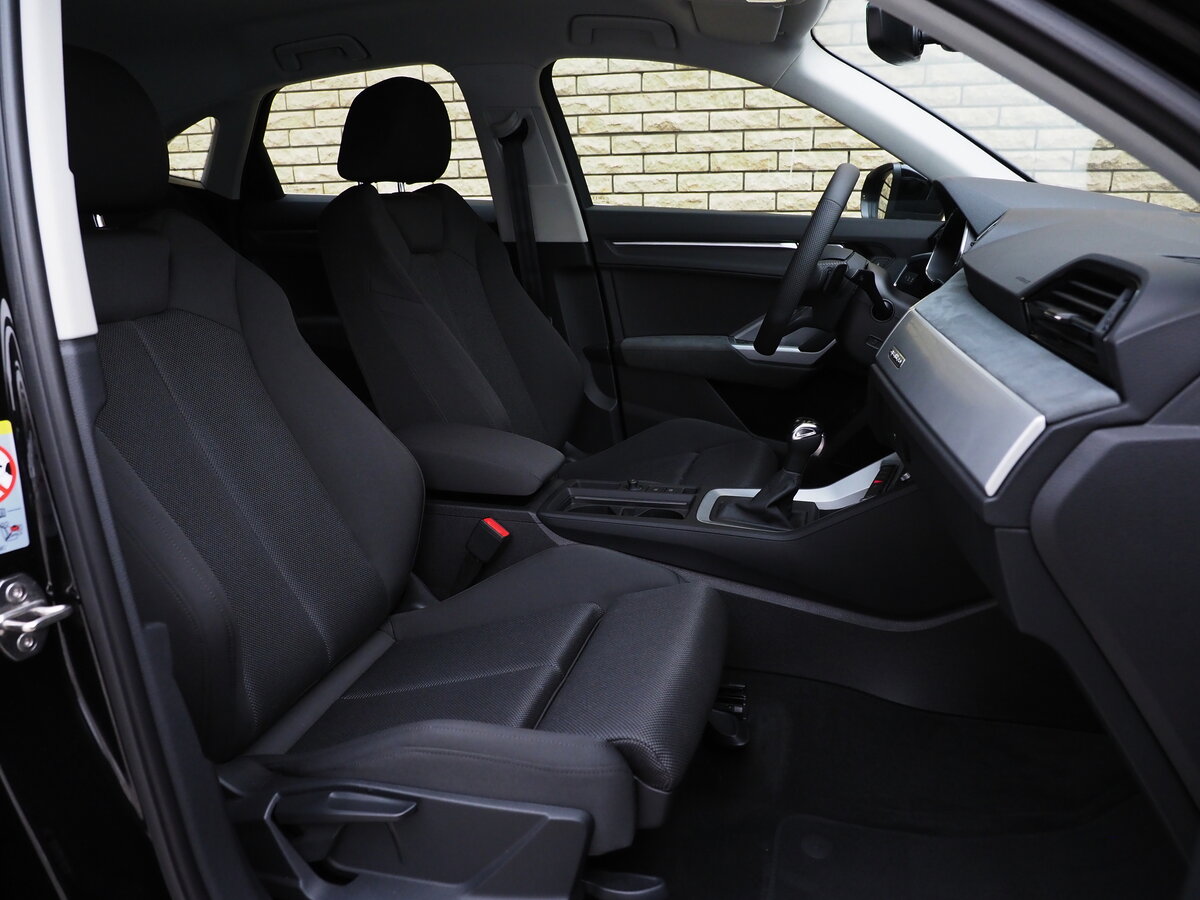 2020 Audi Q3 Sportback 40 TFSI I (F3), чёрный, 4300000 рублей - вид 8