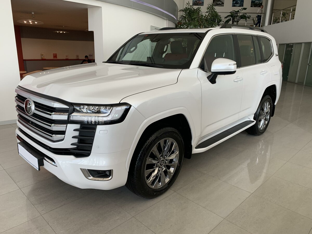 Toyota Land Cruiser 300: новая эра легендарного внедорожника