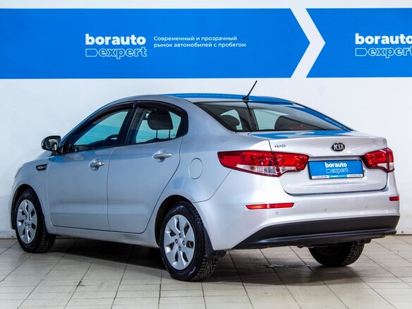 2016 Kia Rio III Рестайлинг, серебристый - вид 4