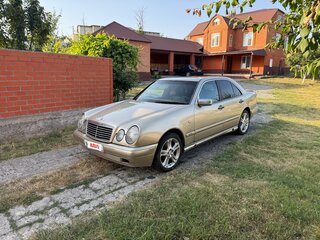 1996 Mercedes-Benz E-Класс 230 II (W210, S210), золотистый, 370000 рублей, вид 1