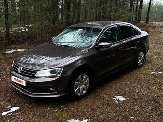 2016 Volkswagen Jetta VI Рестайлинг, коричневый, 750000 рублей, вид 1