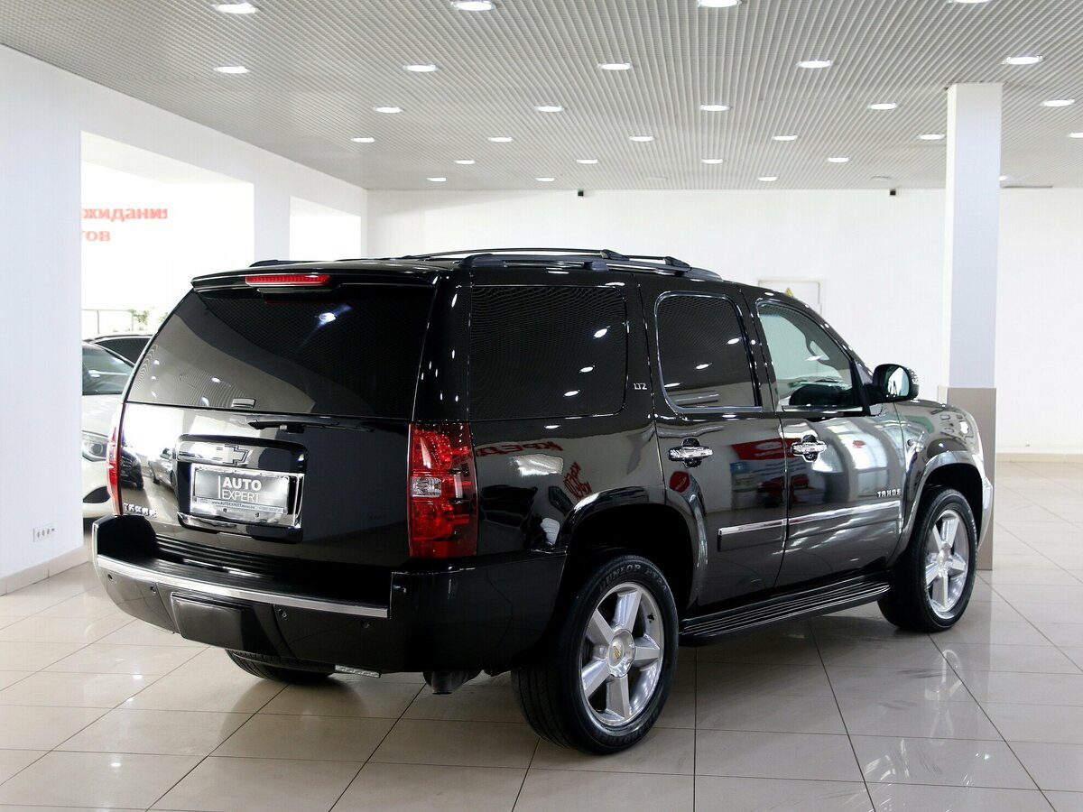 Chevrolet Tahoe III 6at