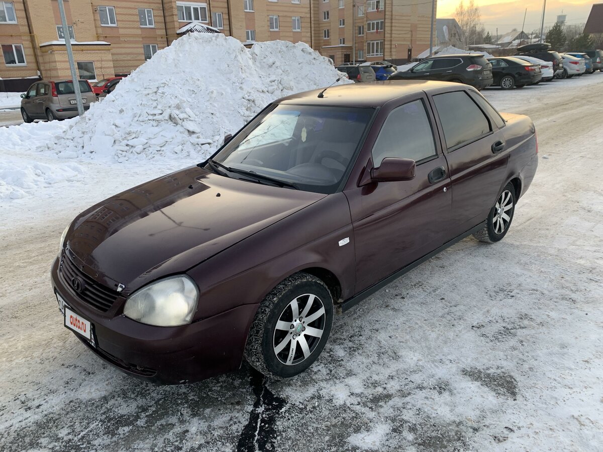 Приора седан 2008 года красная