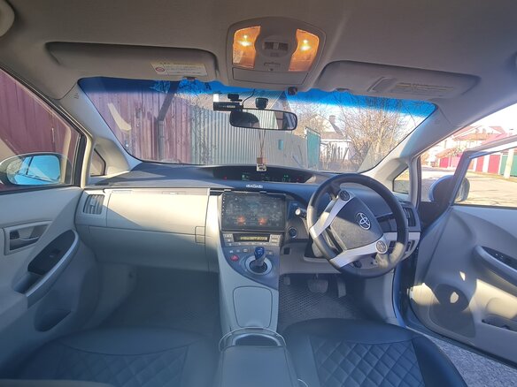 2012 Toyota Prius PHV ZVW35 III Рестайлинг (XW30), голубой, 1400000 рублей - вид 4