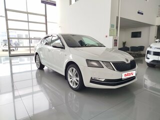 2019 Skoda Octavia III (A7) Рестайлинг, белый, 1550000 рублей, вид 3