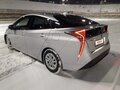 2017 Toyota Prius IV (XW50), серебристый, 1955000 рублей - вид 2