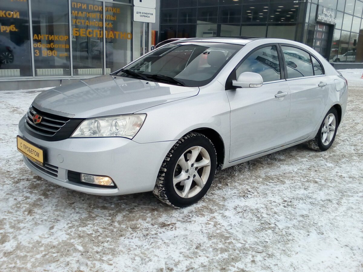 Белый Geely Emgrand ec7 о854вр12