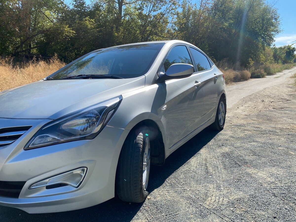 Купить б/у Hyundai Solaris I Рестайлинг 1.6 AT (123 л.с.) бензин ...