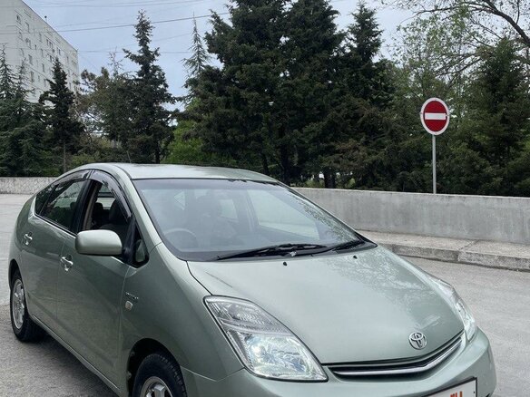 2009 Toyota Prius II Рестайлинг (XW20), зелёный, 700000 рублей