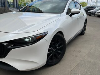 2019 Mazda 3 IV (BP), белый, 2200000 рублей, вид 1