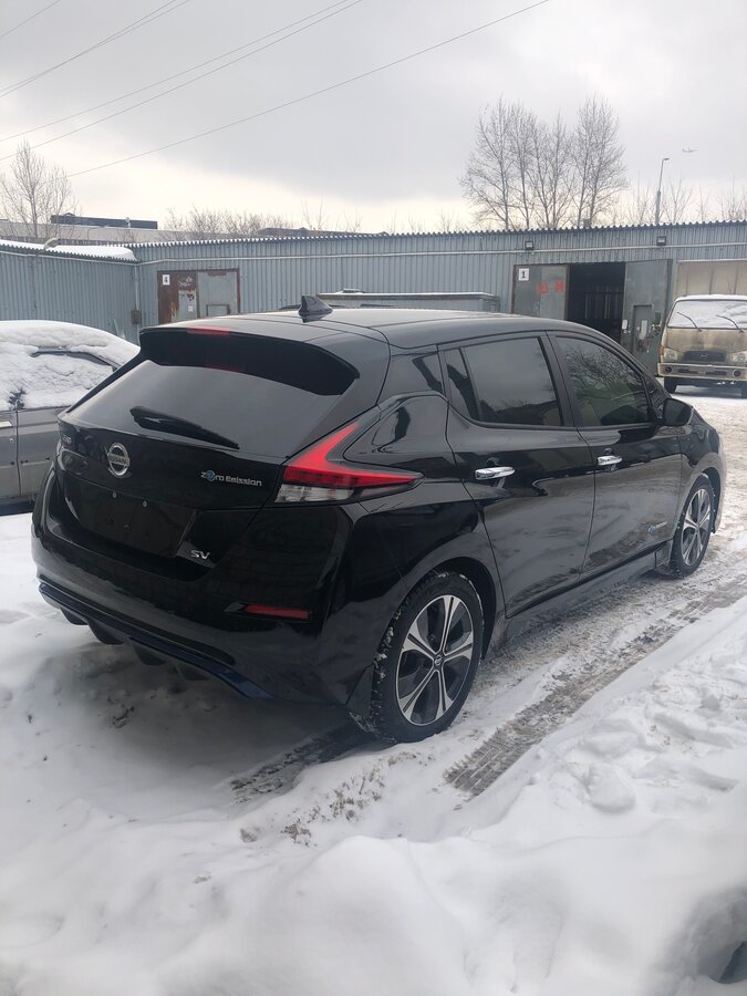 Nissan leaf ii ze1
