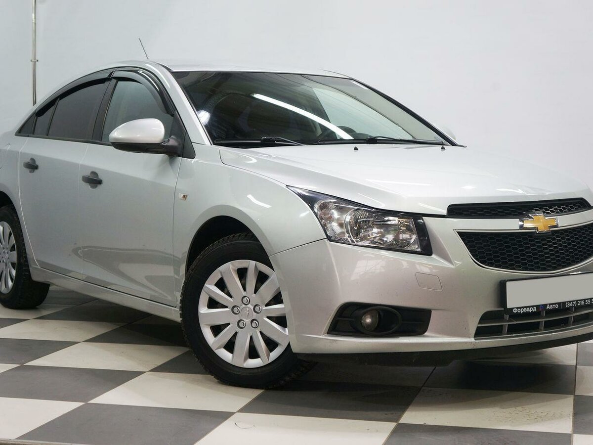 Chevrolet Cruze 2011 серебристый