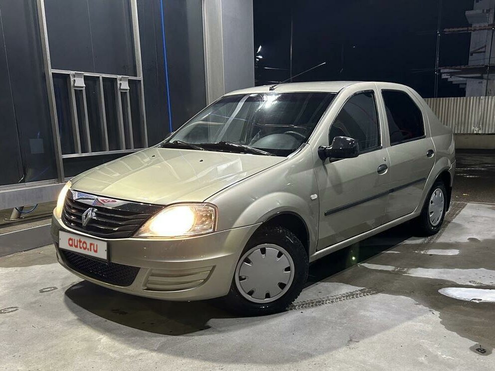 Купить б/у Renault Logan I Рестайлинг 1.6 AT (103 л.с.) бензин автомат в Москве: