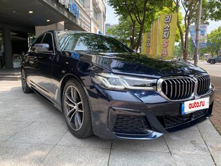 2022 BMW 5 серии 520i VII (G30/G31) Рестайлинг, чёрный, 3800000 рублей, вид 1