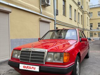 1991 Mercedes-Benz W124 200, красный, 1500000 рублей, вид 1