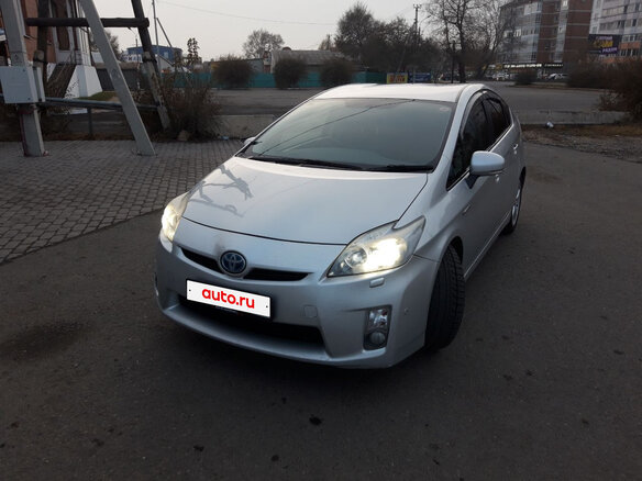 2011 Toyota Prius III (XW30), серебристый, 1299000 рублей - вид 5