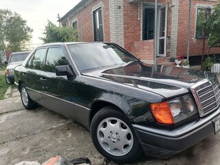 1991 Mercedes-Benz W124 260, чёрный, 850000 рублей, вид 5