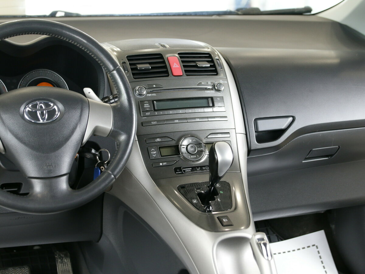 Пинается робот на тойота аурис - 90 фото