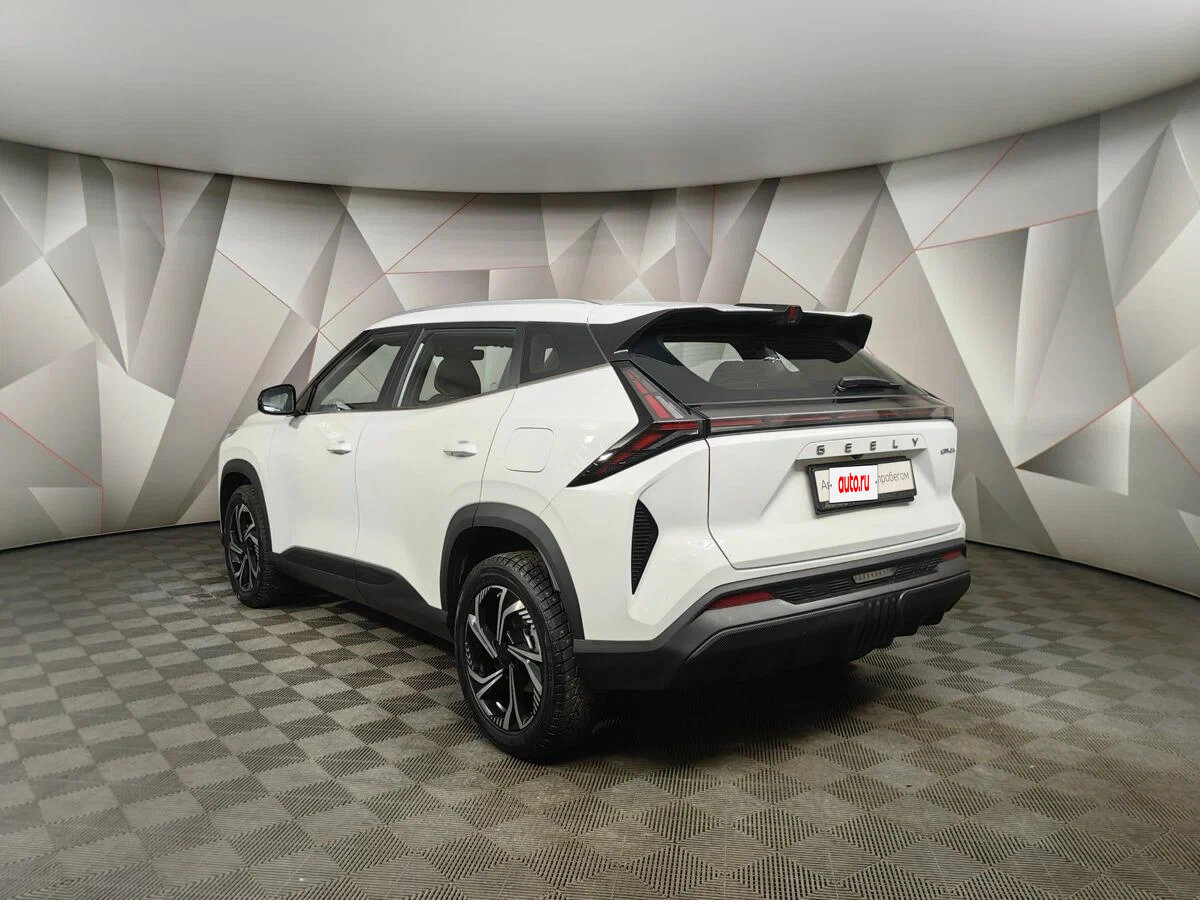 Юбилейный Geely Boyue получил мультимедиа Flyme Auto