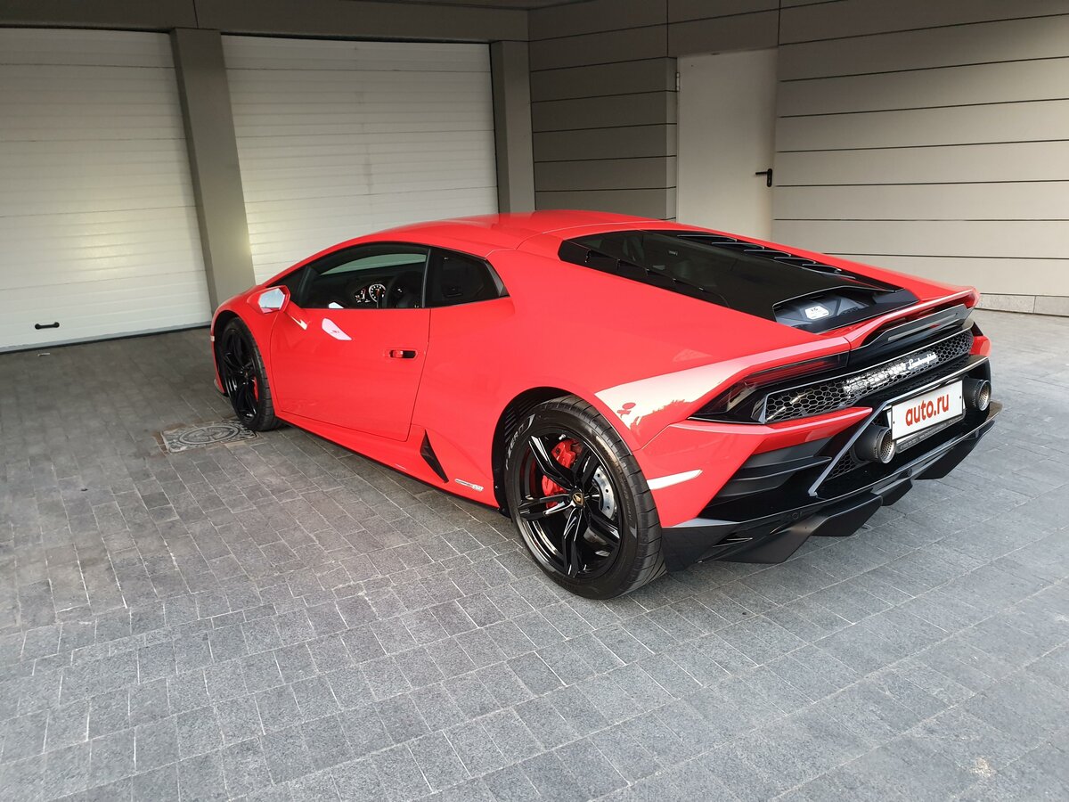Lamborghini Huracan 2014 красная